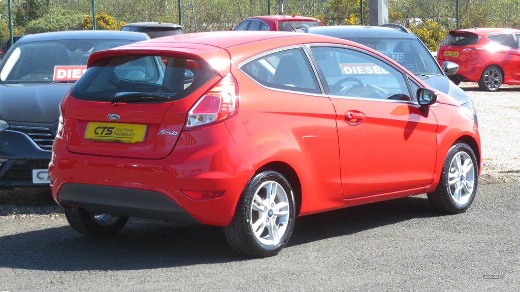 Ford Fiesta 1.25 82 Zetec SF15YTR Red #6