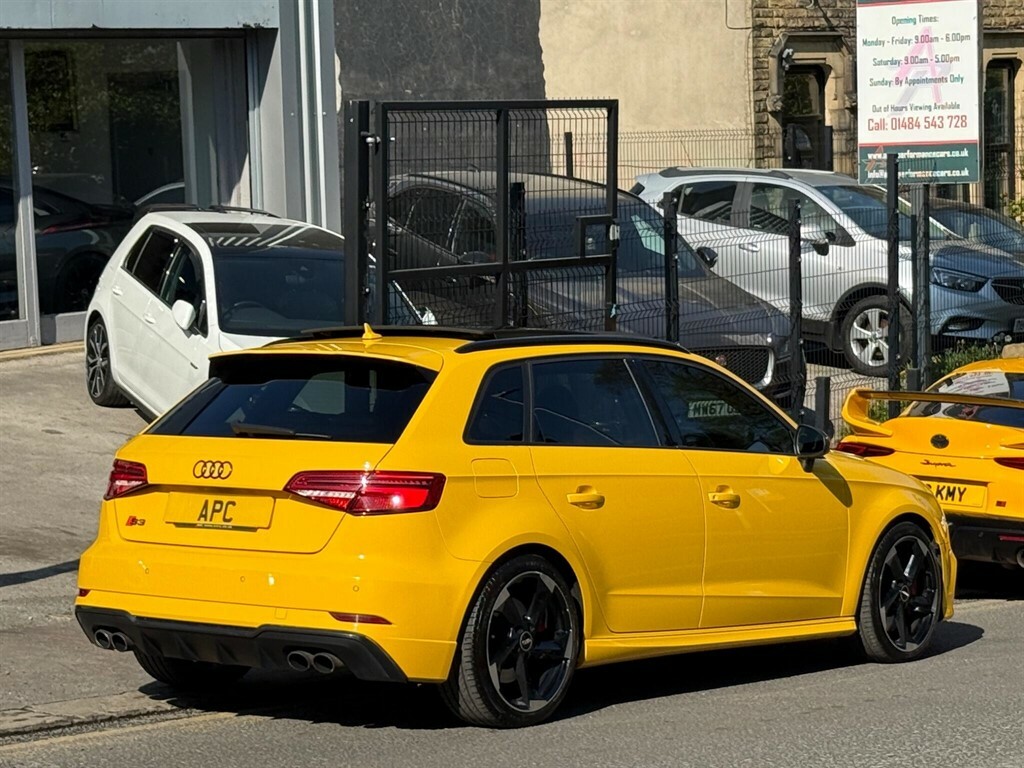 Audi S3 2.0 Tfsi Black Edition Sportback S Tronic Quattro SE18WFS Yellow #6