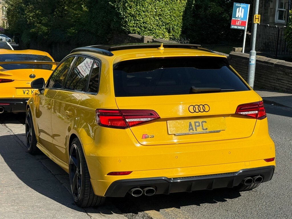 Audi S3 2.0 Tfsi Black Edition Sportback S Tronic Quattro SE18WFS Yellow #4