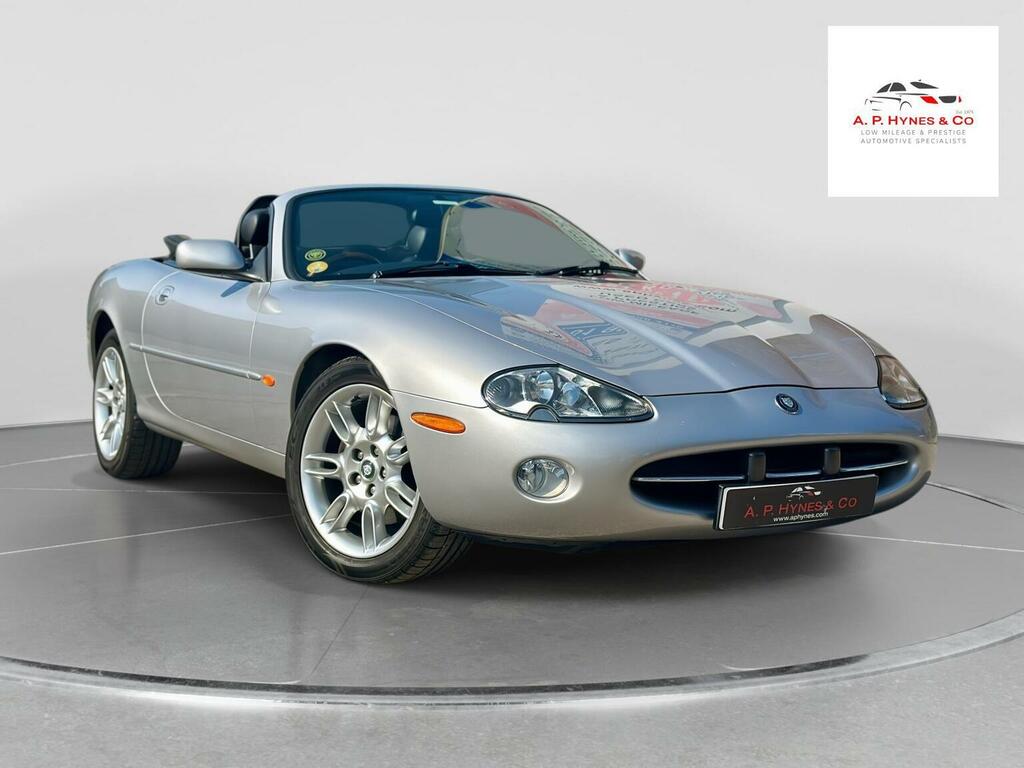 Jaguar XK8 Convertible 4.0 200151 Silver