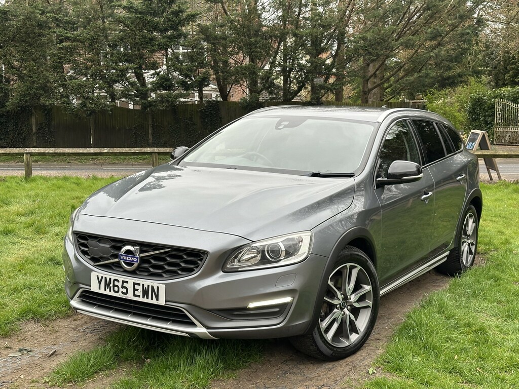 Volvo V60 Cross Country Estate 2.4 Lux D4 Awd 2016 Grey #2