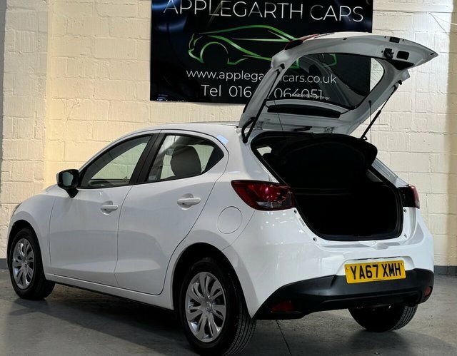 Mazda 2 Skyactiv-g Se Hatchback YA67XMH White #6