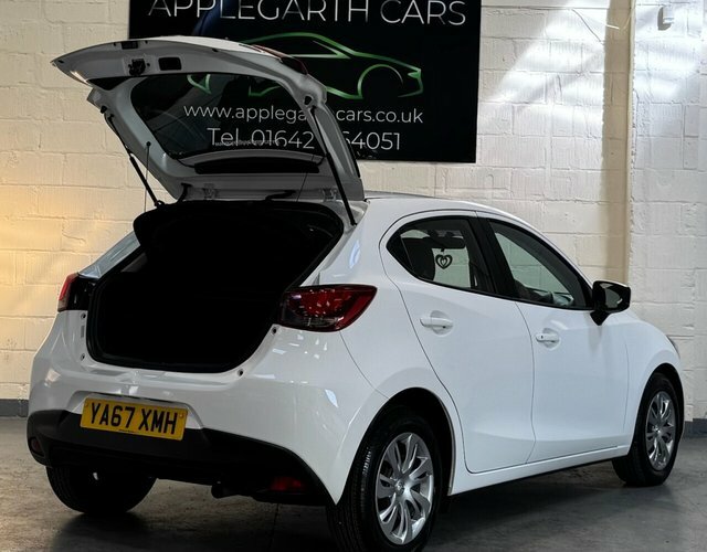 Mazda 2 Skyactiv-g Se Hatchback YA67XMH White #4