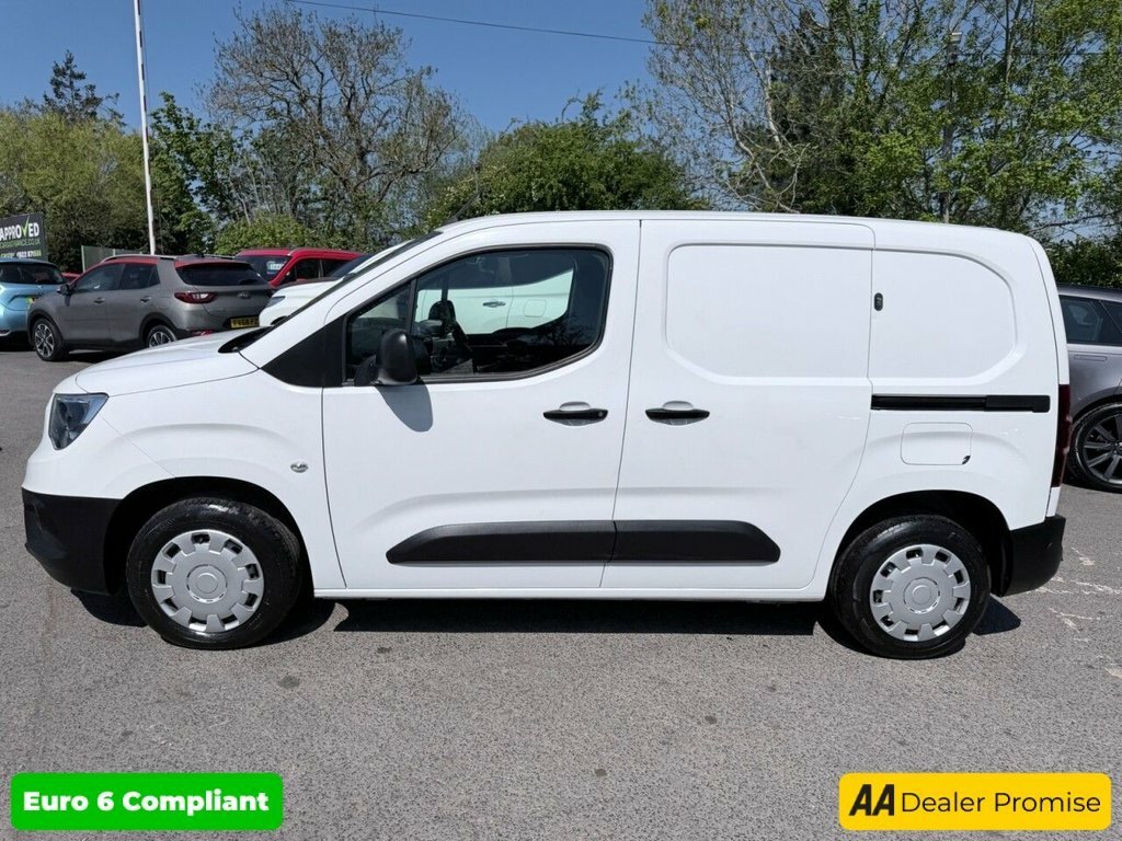 Vauxhall Combo 1.5L Edition FE70OPR White #4