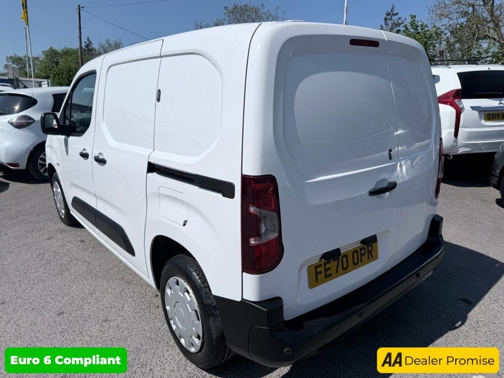 Vauxhall Combo 1.5L Edition FE70OPR White #5
