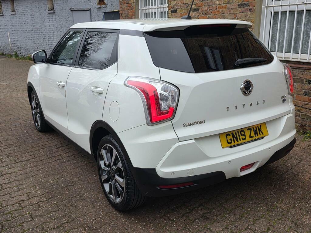 SsangYong Tivoli 1.6 E-xdi Elx 4Wd Euro 6 White #4