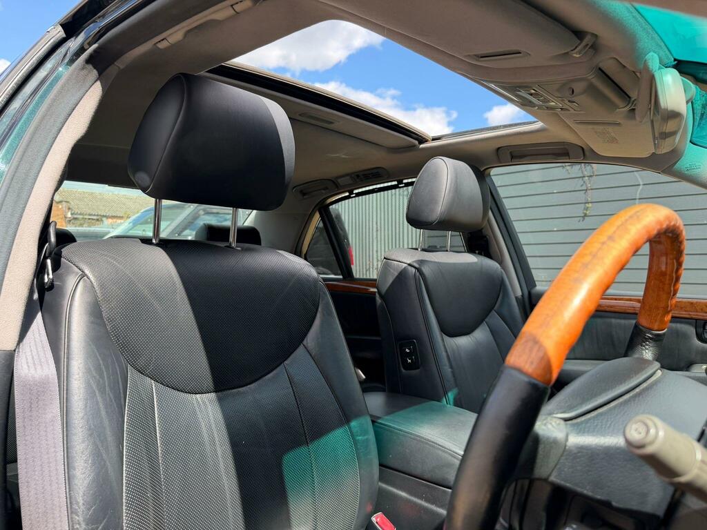 Lexus LS Saloon Brown #10