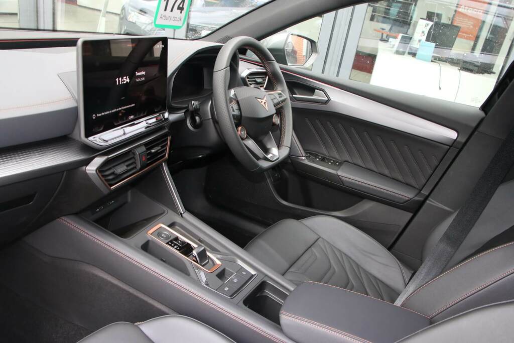 Cupra Leon 1.5 Etsi 150 V3 Dsg KW75TNJ Black #2