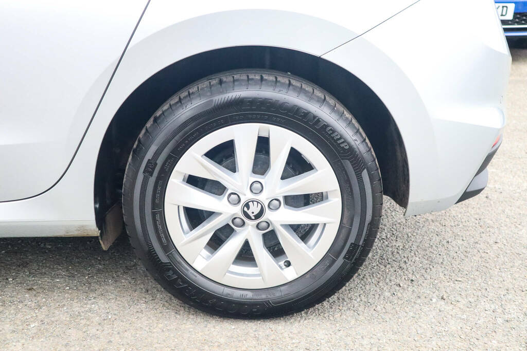 Skoda Fabia 1.0 Tsi 116 Se Edition Dsg BT25AZZ Silver #5