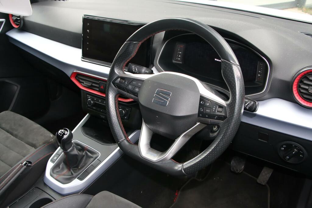 Seat Arona 1.0 Tsi 110 Fr Sport LR22VWL White #6