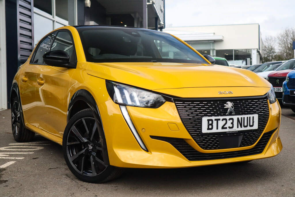 Peugeot 208 1.2 Puretech 130 Gt Eat8 Yellow