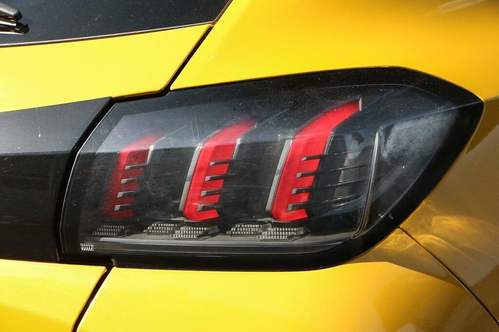 Peugeot 208 1.2 Puretech 100 Allure BD20FNM Yellow #4