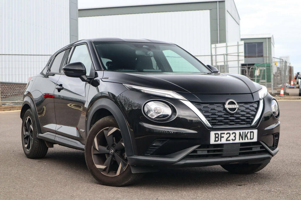 Nissan Juke 1.6 Hybrid N-connecta Black