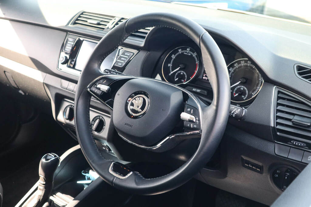 Skoda Fabia 1.0 Tsi Se Dsg Silver #6