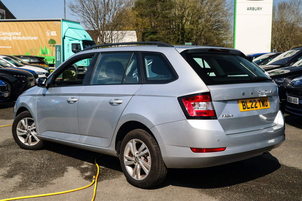 Skoda Fabia 1.0 Tsi Se Dsg Silver #3