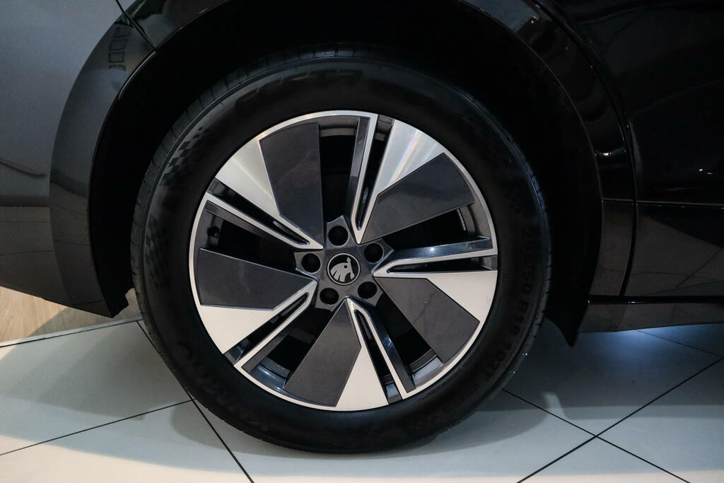 Skoda ENYAQ 210Kw 85 Edition 82Kwh Black #5