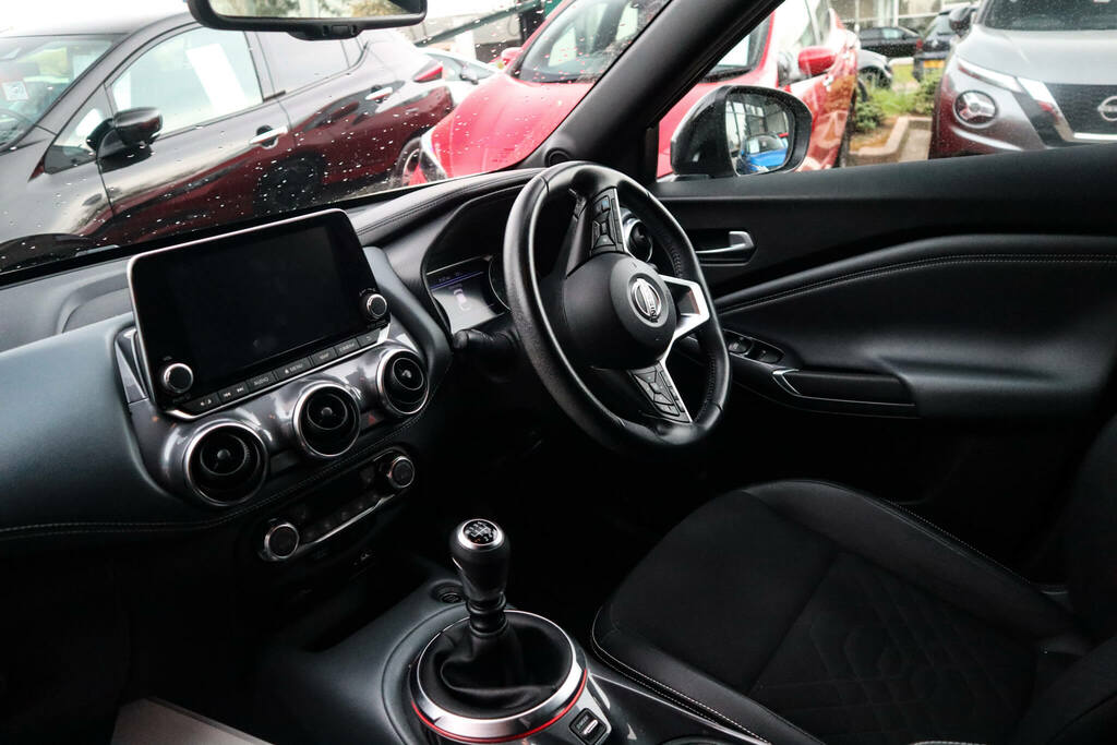 Nissan Juke 1.0 Dig-t Tekna BJ70FOH Silver #2