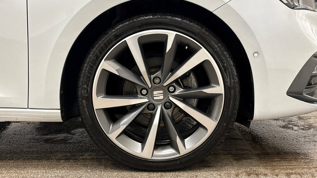 Seat Leon 1.5 Etsi 150 Fr Sport Dsg White #5