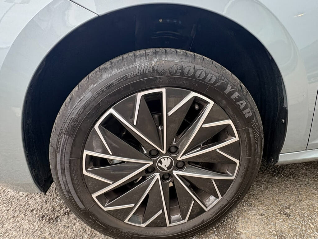 Skoda Kamiq 1.0 Tsi Design Edition Dsg Silver #5
