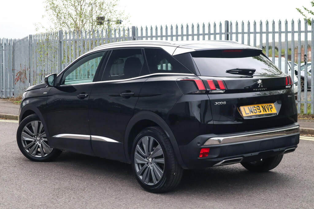 Peugeot 3008 1.2 Puretech Gt Line Premium Black #2