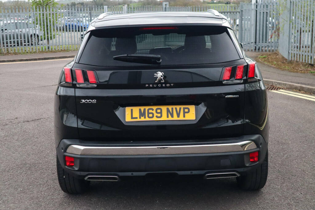 Peugeot 3008 1.2 Puretech Gt Line Premium Black #4