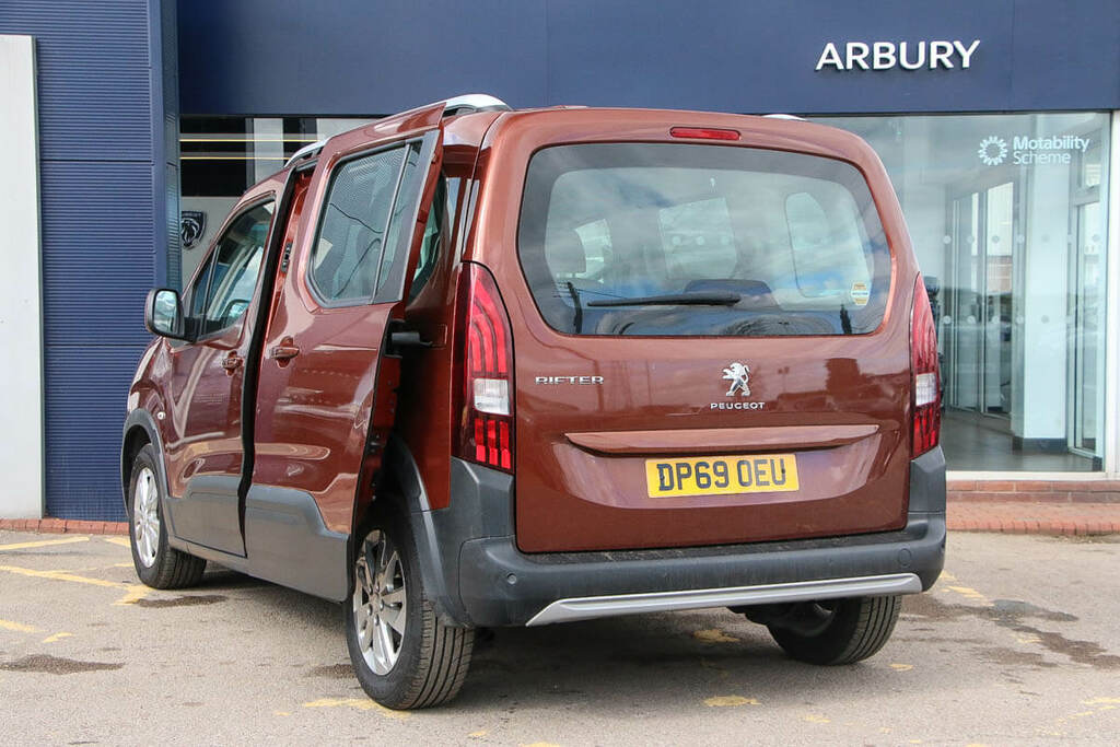 Peugeot Rifter 1.5 Bluehdi 130 Allure DP69OEU Brown #2