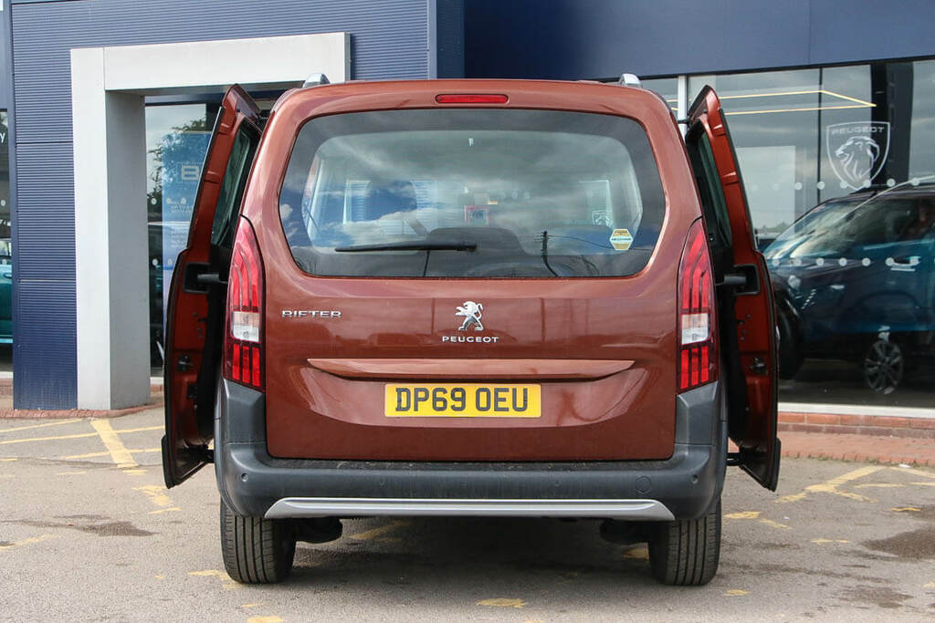 Peugeot Rifter 1.5 Bluehdi 130 Allure DP69OEU Brown #3