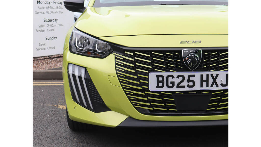 Peugeot 208 1.2L 100 Ss 6-Speed BG25HXJ Yellow #4