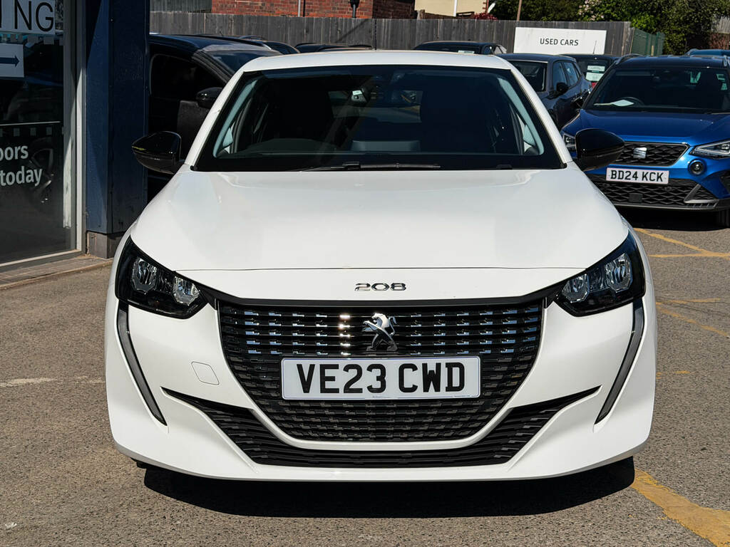 Peugeot 208 1.2 Puretech 100 Allure Premium Eat8 VE23CWD White #2