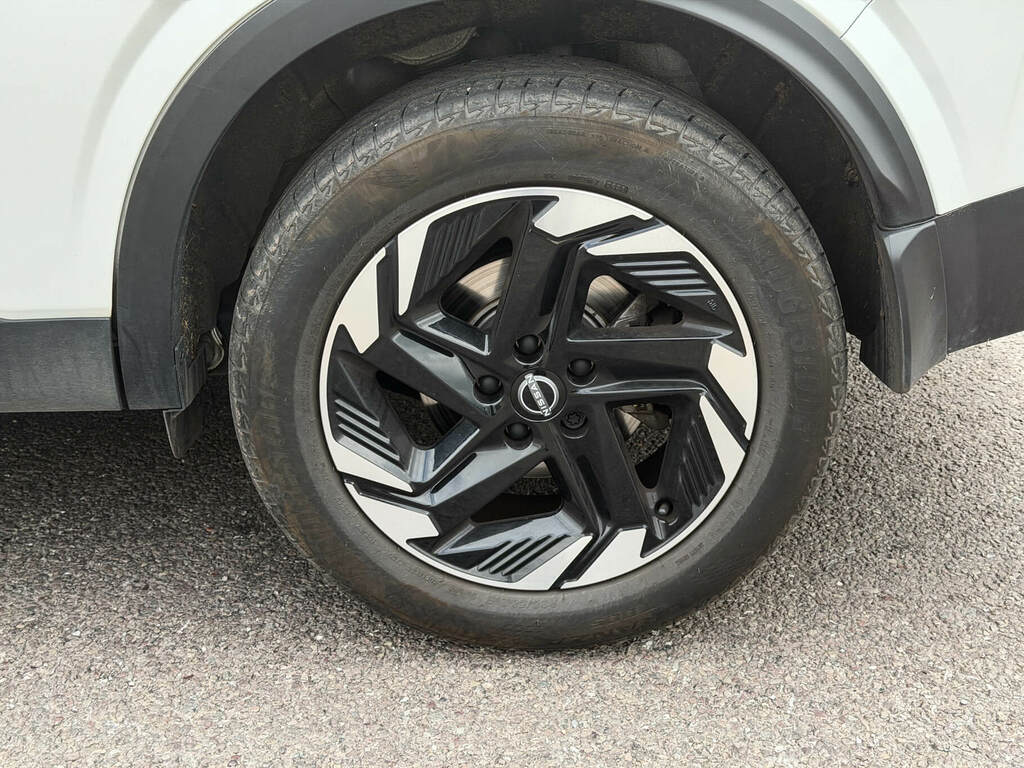 Nissan Qashqai 1.3 Dig-t Mh 158 N-connecta Xtronic VU25EVM White #5