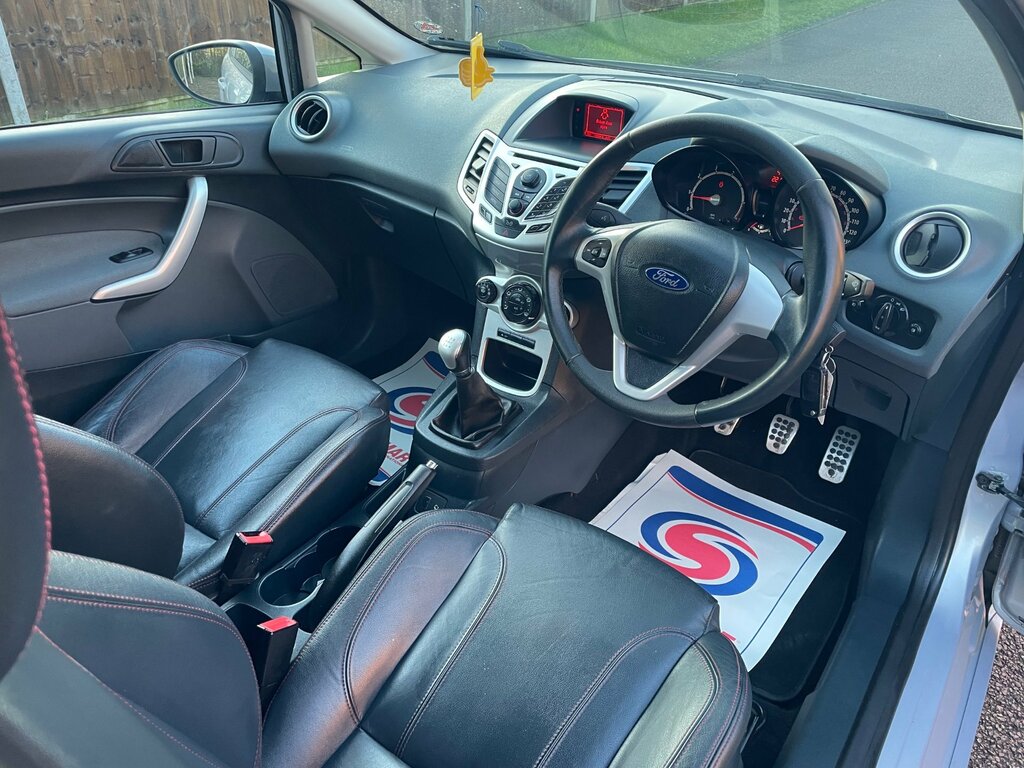 Ford Fiesta 1.6 Zetec S Hatchback 134 Gkm, Silver #2