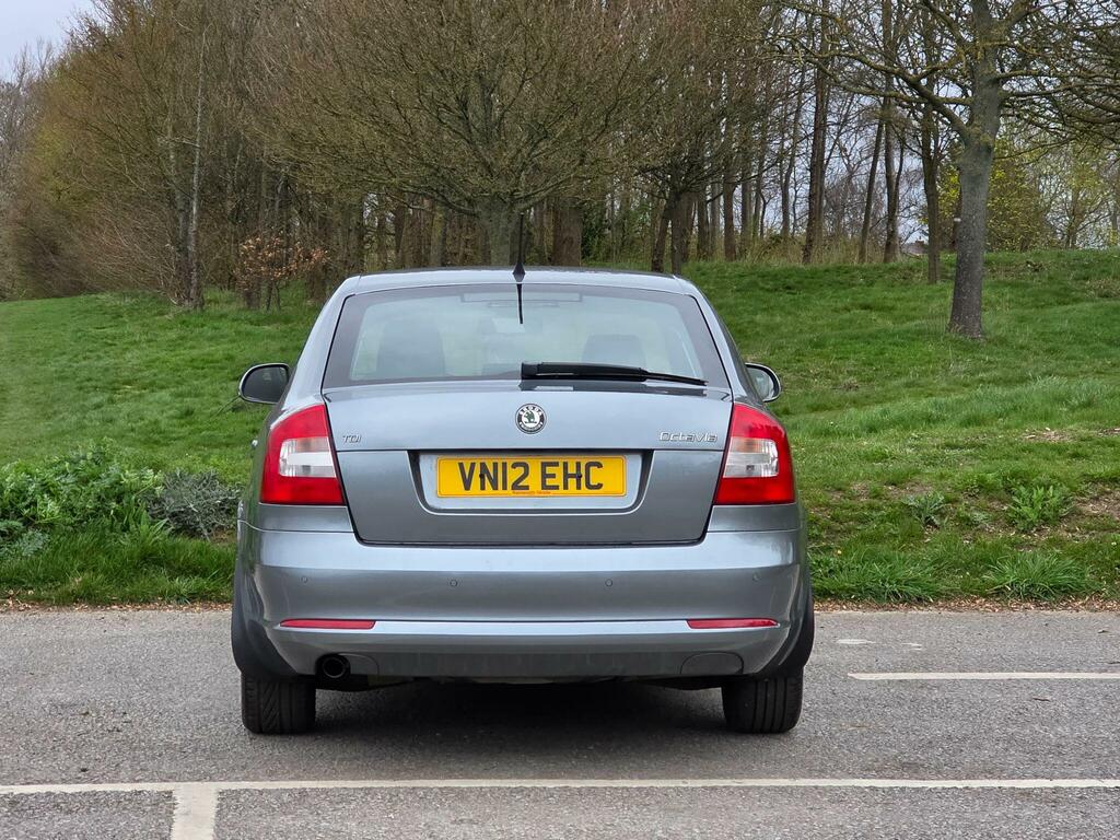 Skoda Octavia 1.6 Tdi Elegance Euro 5 Grey #6