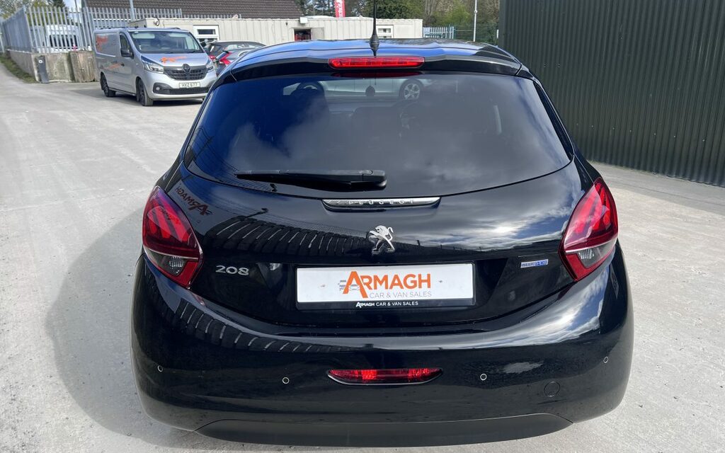 Peugeot 208 Hdi Allure   #4
