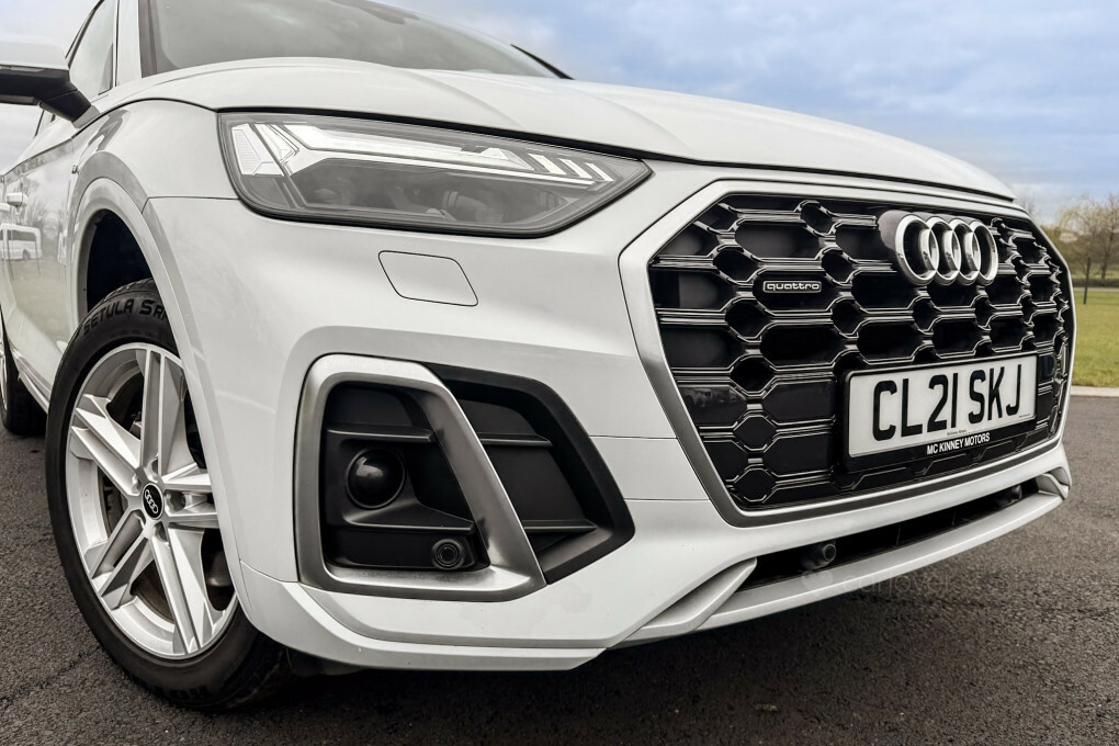 Audi Q5 S Line 40 Tdi Mhev Quattro CL21SKJ #3