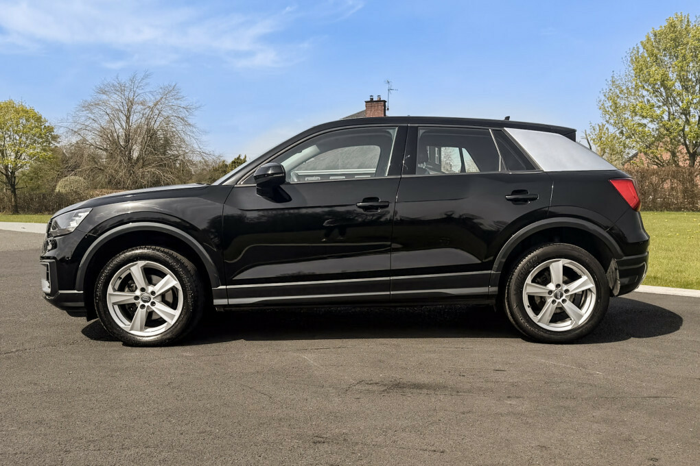 Audi Q2 Sport 30 Tdi KN69YFT  #4