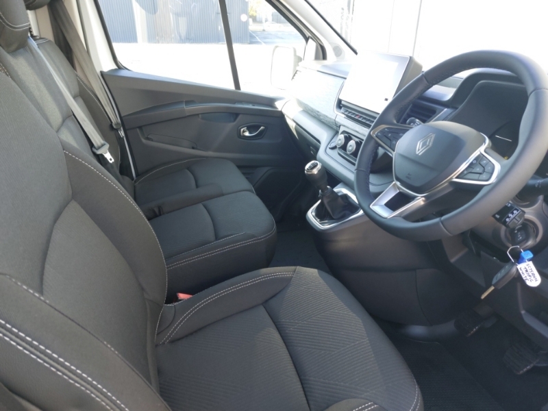 Renault Trafic Ll30 Blue Dci 150 Extra Safety Van White #3