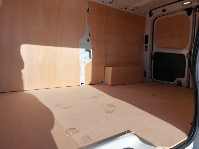 Renault Trafic Ll30 Blue Dci 150 Extra Safety Van White #6