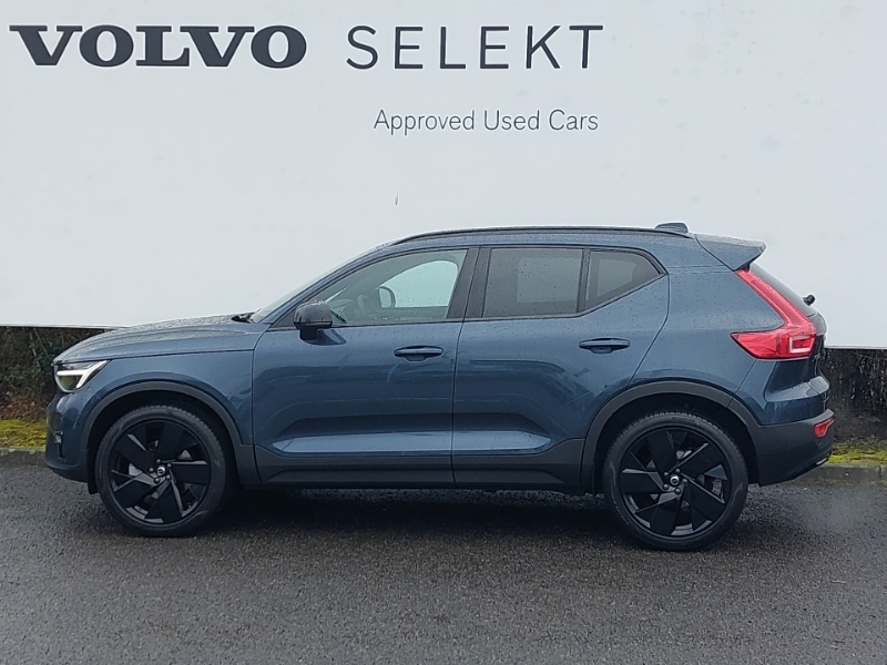 Volvo XC40 2.0 B4p Plus Black Edition Blue #4