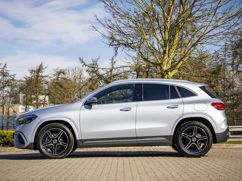 Mercedes-Benz GLA Class Gla 200D Amg Line Executive Silver #4