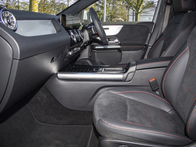 Mercedes-Benz GLA Class Gla 200D Amg Line Executive Silver #3