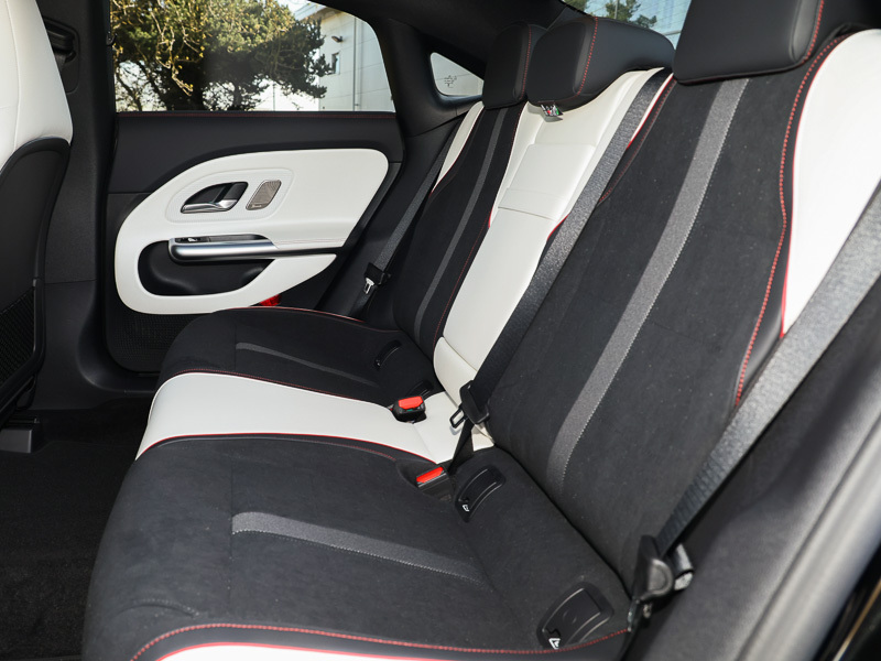 Mercedes-Benz CLA Class Cla 180 Amg Line Premium Plus Black #6