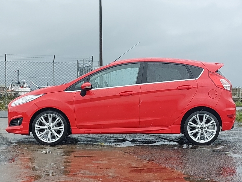 Ford Fiesta 1.0 Ecoboost 125 Titanium X SM66CSY Red #4