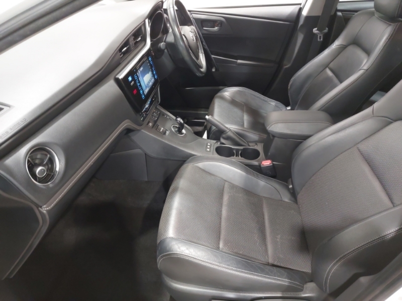 Toyota Auris 1.8 Hybrid Excel Tss Cvt Leather FJ18RNX White #5