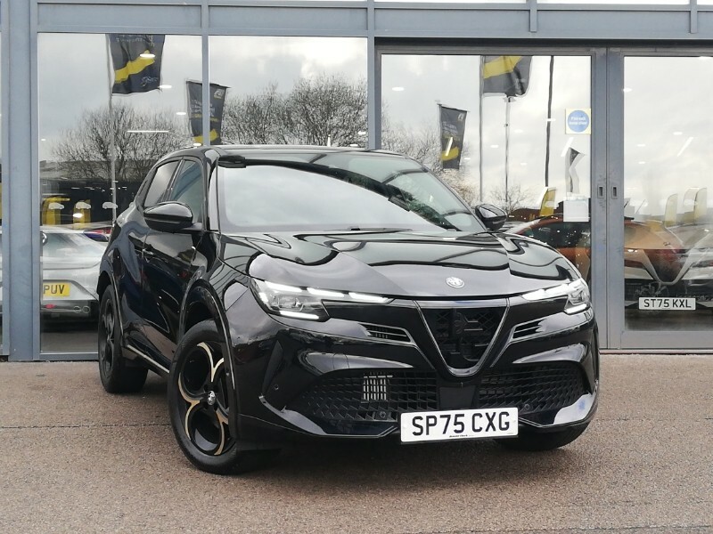 Alfa Romeo Junior 1.2 Turbo Ibrida Intensa Black