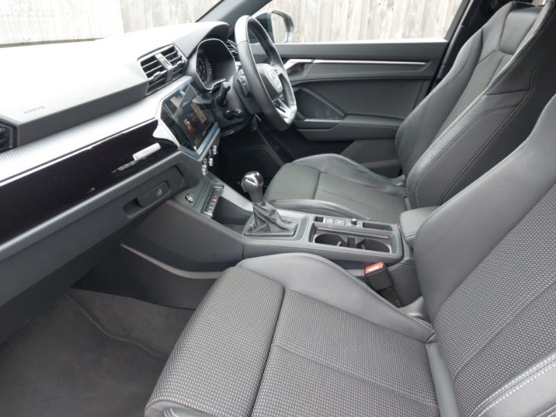 Audi Q3 35 Tfsi Black Edition S Tronic MP23JXL Grey #5