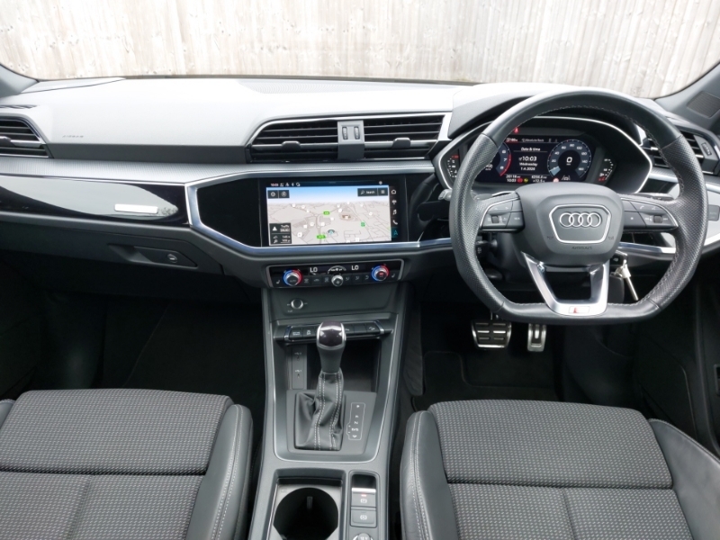 Audi Q3 35 Tfsi Black Edition S Tronic MP23JXL Grey #3