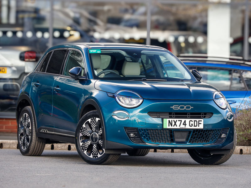 Fiat 600e 115Kw La Prima 54Kwh Green