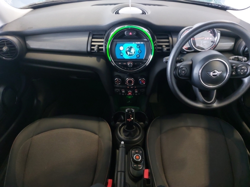 Mini Hatch 1.5 Cooper Classic II SG70RUY Green #4