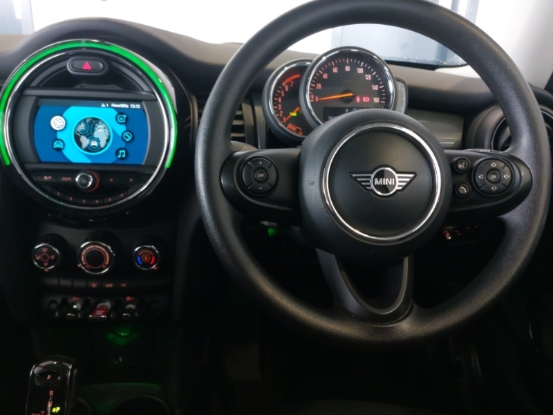 Mini Hatch 1.5 Cooper Classic II SG70RUY Green #5