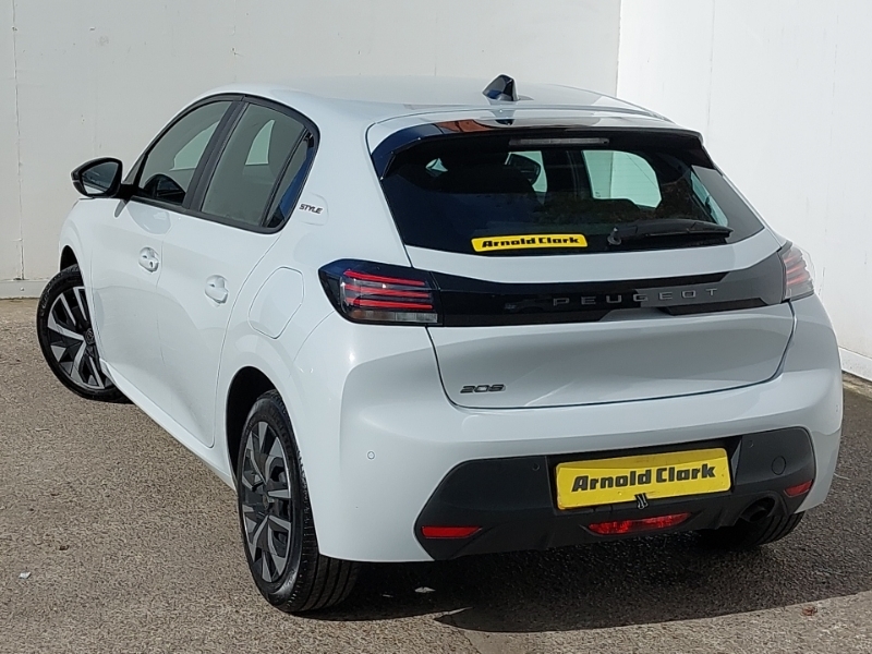 Peugeot 208 1.2 Puretech 100 Style SB25VSD White #2